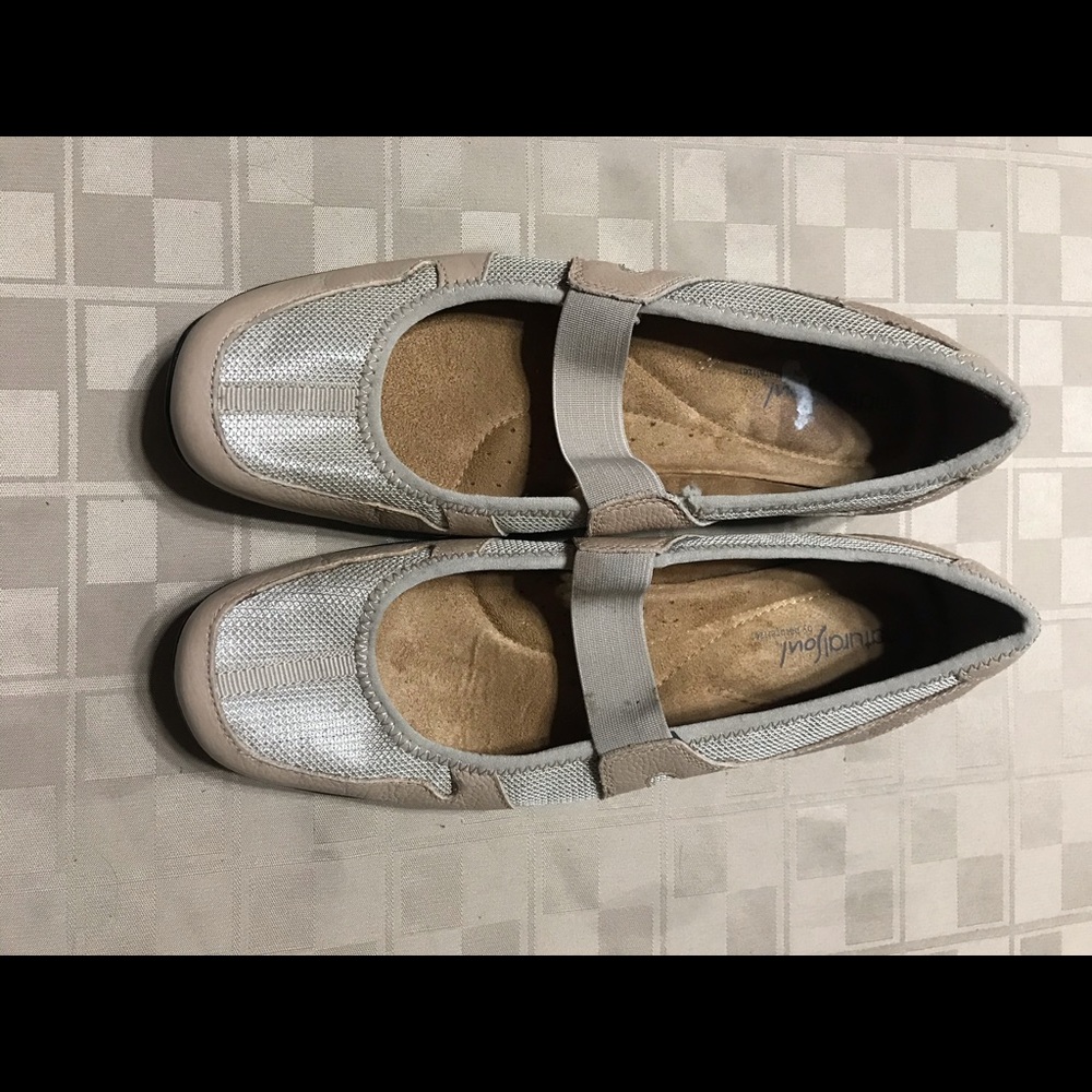 Natural Soul Leather Slip On Strap 1.5” Heel‎ Taupe